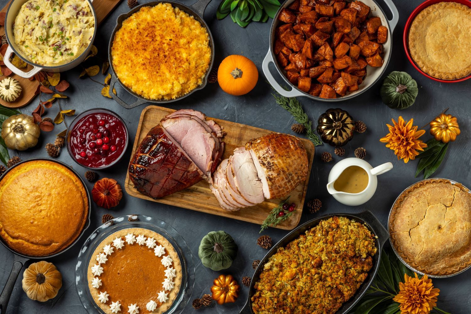 Choose 4 Entrees & 4 Sides - Holiday