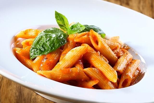 (COLD) Penne with Tomato Basil Sauce