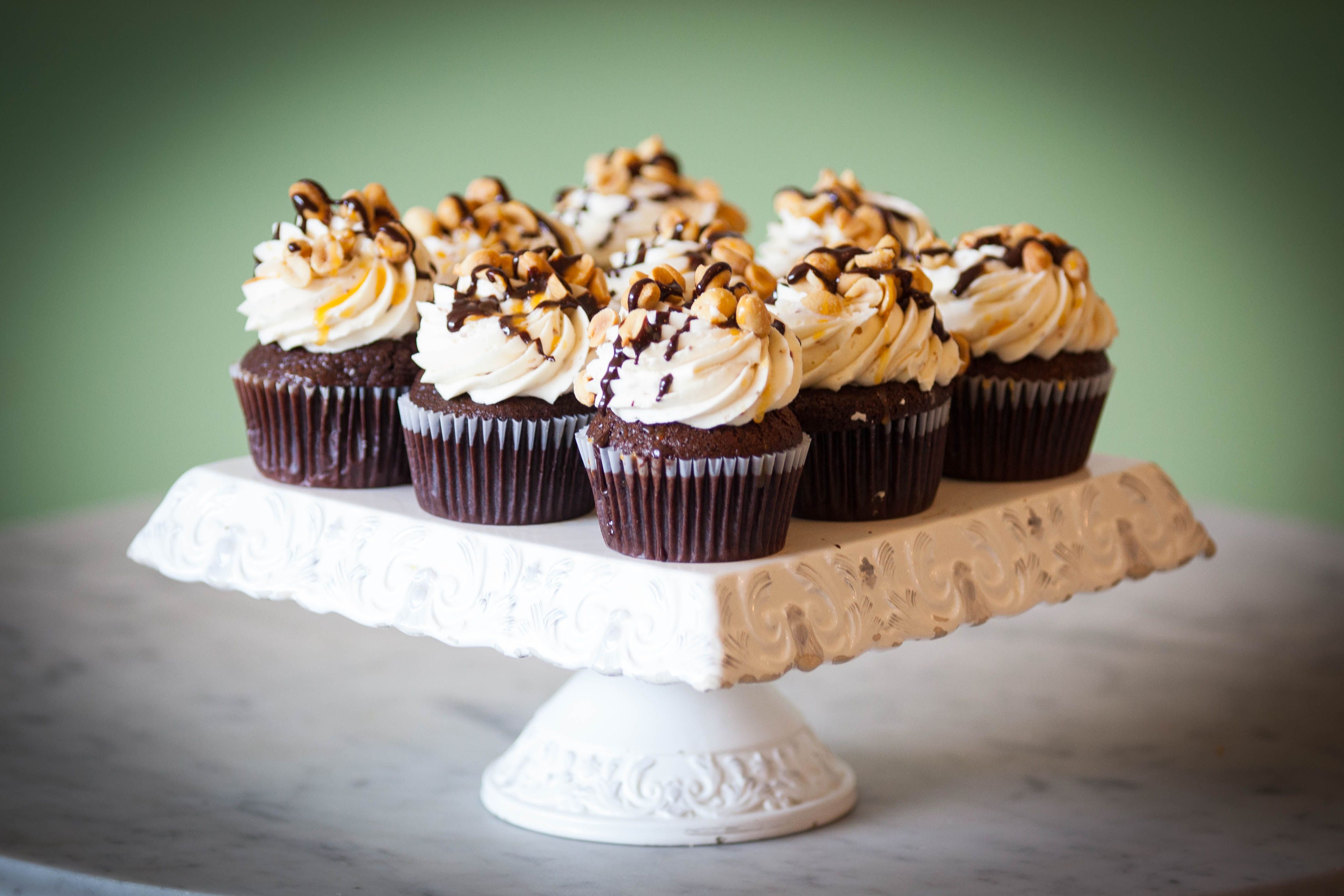Candy Bar Cupcake (seasonal)